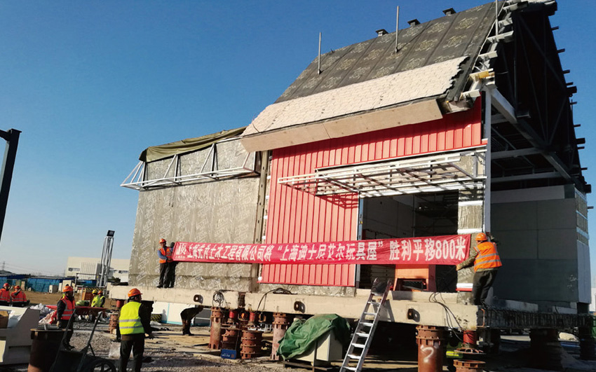 上海迪士尼艾爾玩具店SPMT液壓車模塊車載平移工程