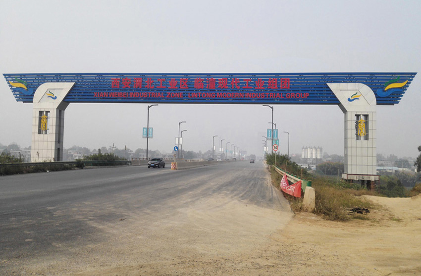 西安濱河大道跨高路堤門樓頂升工程