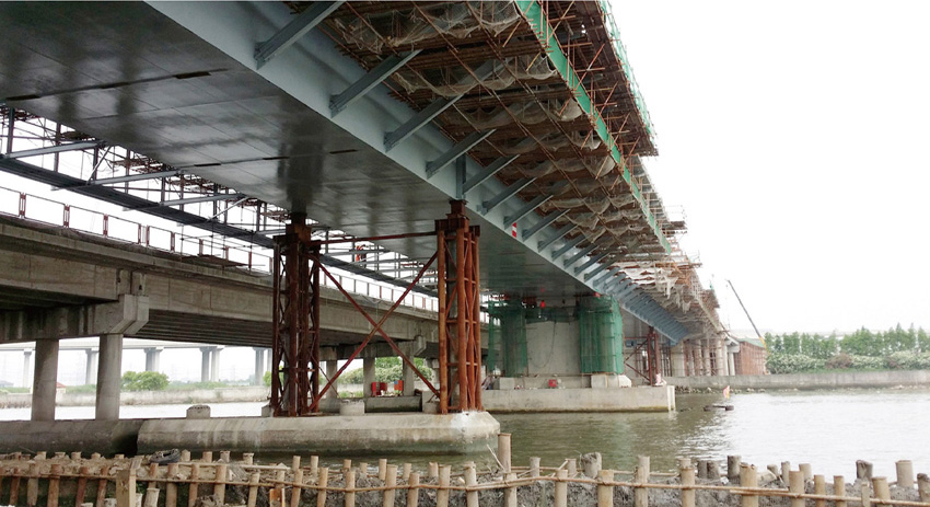 杭申線大蒸港橋主橋鋼梁下落工程
