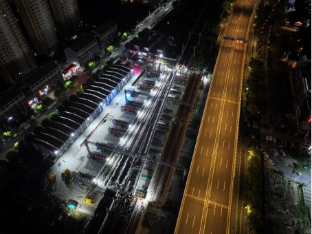 8000噸鐵路橋梁成功 “移舊換新” 上海先為“黑科技”助力攻堅(jiān)克難